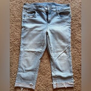 American Eagle Outfitters Light Wash Cropped Jeans